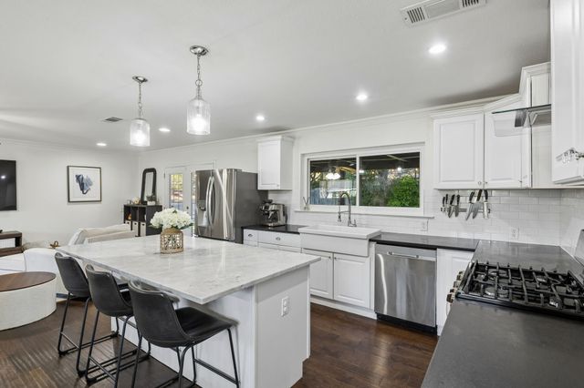 1828 Ems Road E, Fort Worth, TX 76116