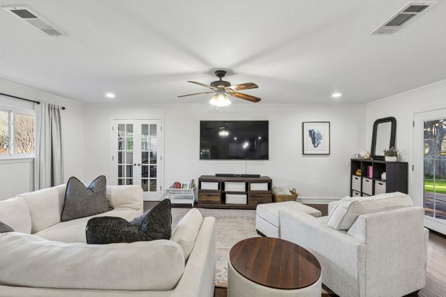 1828 Ems Road E, Fort Worth, TX 76116