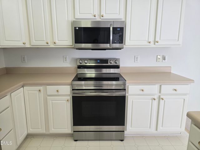 1219 Waterford Green Drive, Apex, NC 27502