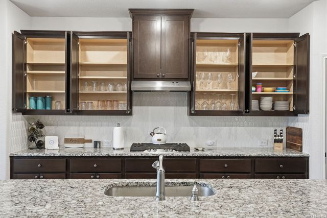 1302 COUNTRYSIDE BND, Fredericksburg, TX 78624