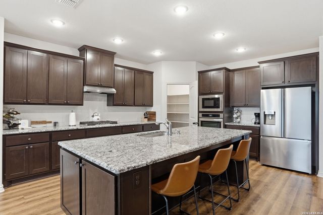 1302 COUNTRYSIDE BND, Fredericksburg, TX 78624