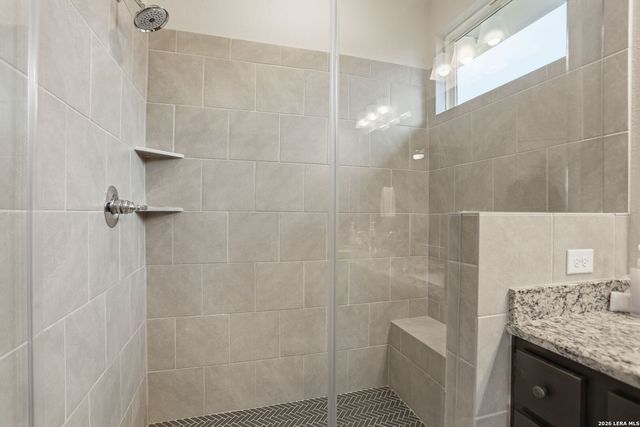 1302 COUNTRYSIDE BND, Fredericksburg, TX 78624