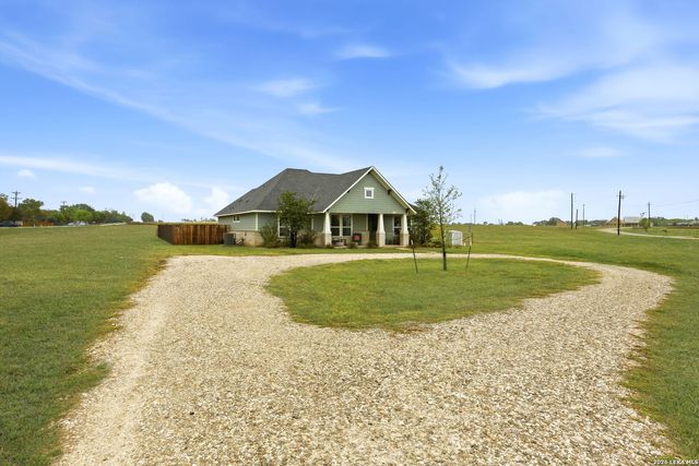 1302 COUNTRYSIDE BND, Fredericksburg, TX 78624
