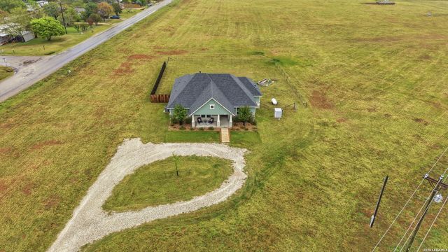 1302 COUNTRYSIDE BND, Fredericksburg, TX 78624