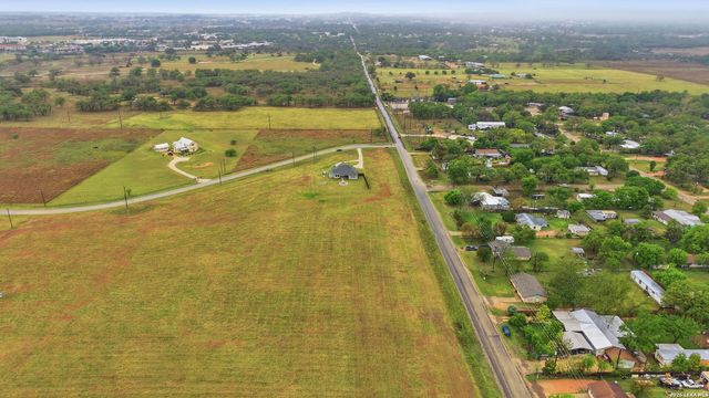 1302 COUNTRYSIDE BND, Fredericksburg, TX 78624