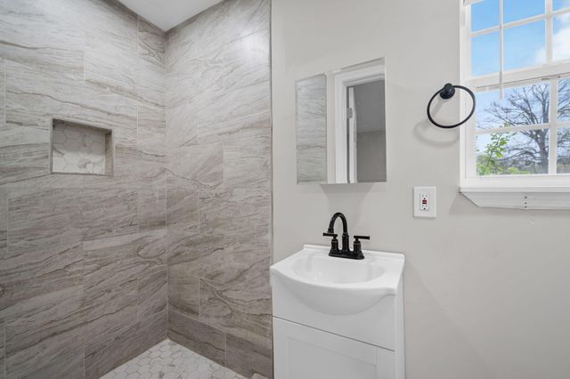 1240 Wheeler Avenue, Chattanooga, TN 37406