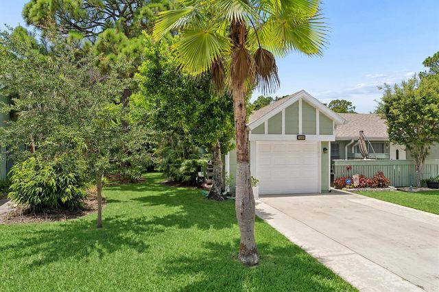 1382 SE Rivergreen Circle, Port St. Lucie, FL 34952