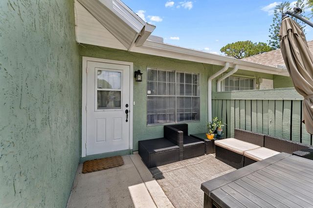 1382 SE Rivergreen Circle, Port St. Lucie, FL 34952