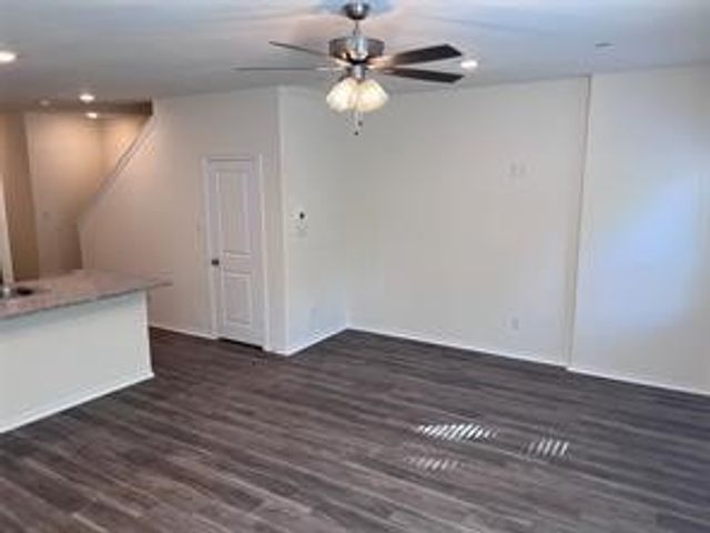802 S 5th Street 3, Bonham, TX 75418