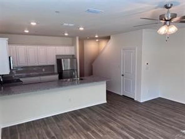 802 S 5th Street 3, Bonham, TX 75418