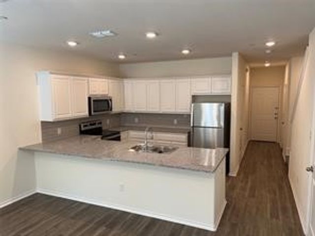 802 S 5th Street 3, Bonham, TX 75418