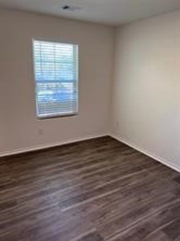 802 S 5th Street 3, Bonham, TX 75418
