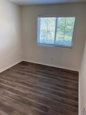 802 S 5th Street 3, Bonham, TX 75418