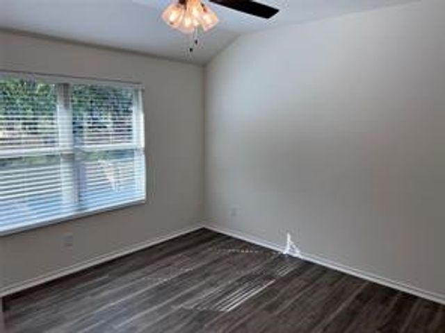 802 S 5th Street 3, Bonham, TX 75418