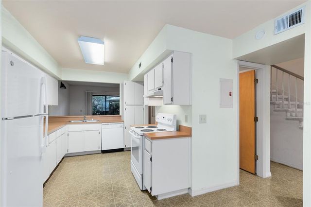 714 EDGEWATER DRIVE, Orlando, FL 32804