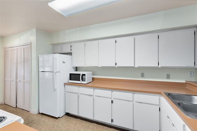 714 EDGEWATER DRIVE, Orlando, FL 32804