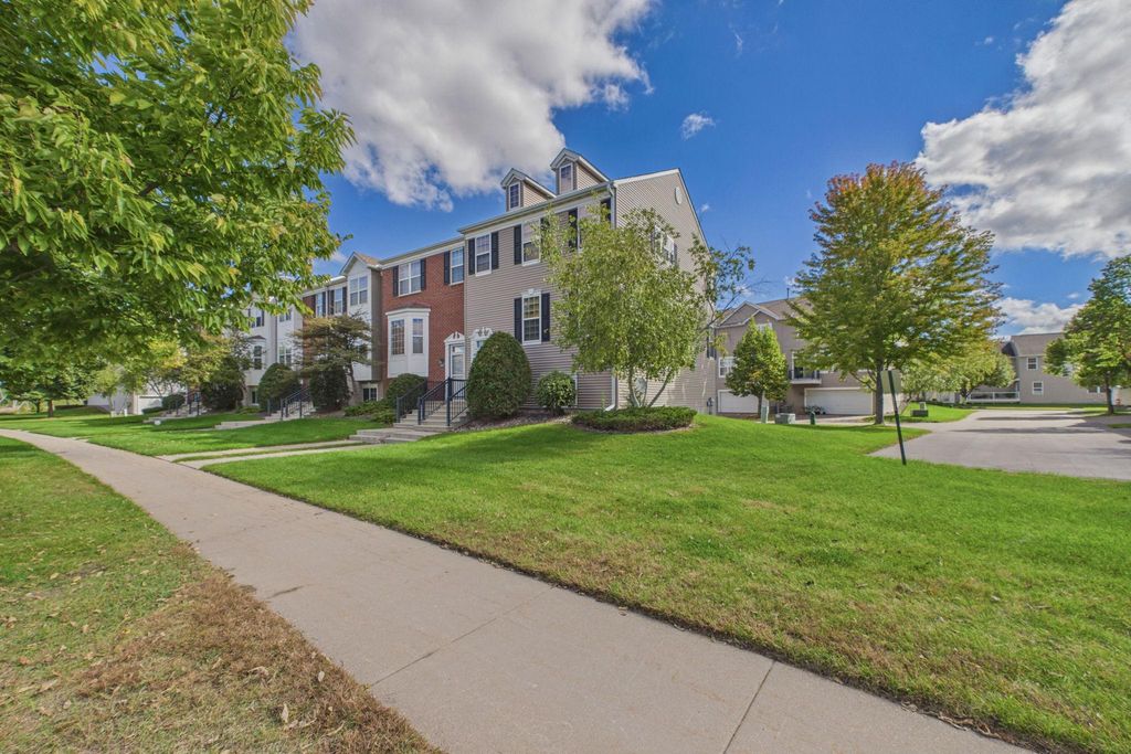 1421 Coneflower Lane, Shakopee, MN 55379 — photo 2