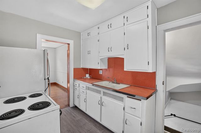 702 Leland Street, Flint, MI 48507