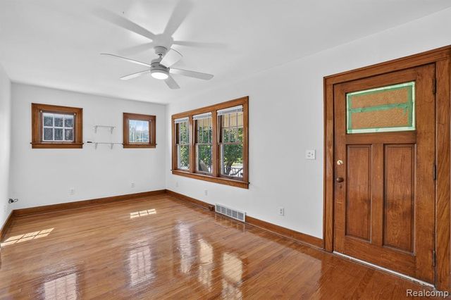 702 Leland Street, Flint, MI 48507