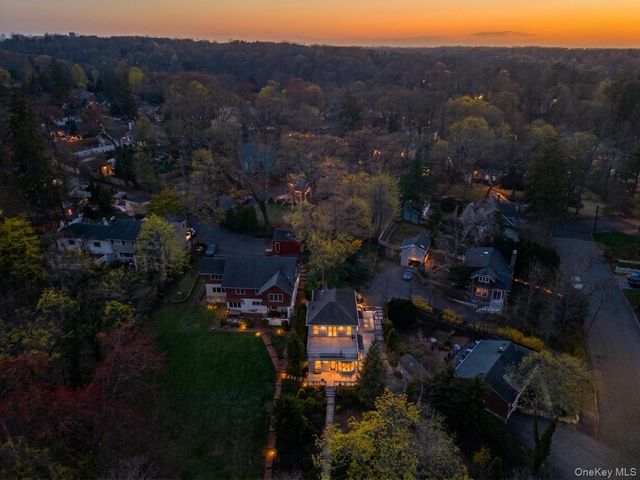 32 Crescent Drive, Huntington, NY 11743