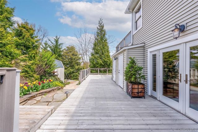 32 Crescent Drive, Huntington, NY 11743