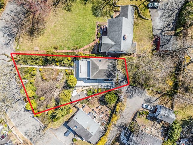 32 Crescent Drive, Huntington, NY 11743