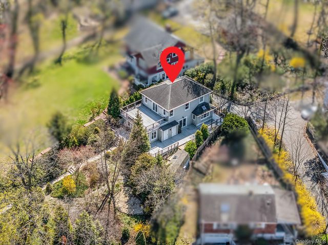 32 Crescent Drive, Huntington, NY 11743