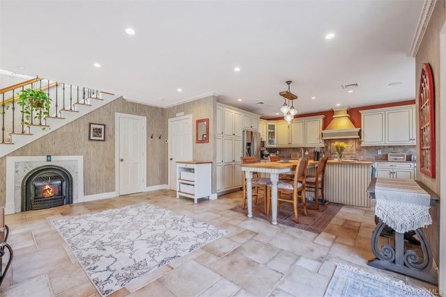 32 Crescent Drive, Huntington, NY 11743