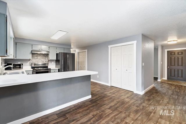 4549 S Cole Rd, Boise, ID 83709