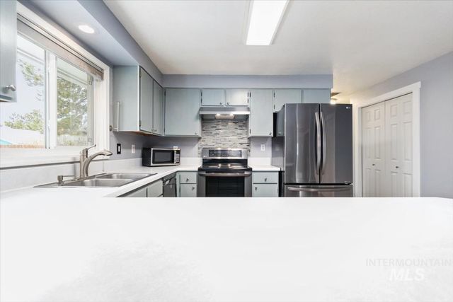 4549 S Cole Rd, Boise, ID 83709