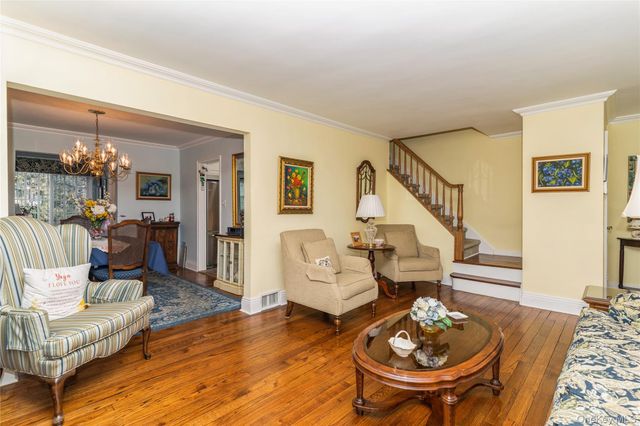 35 Roydon Drive N, North Merrick, NY 11566