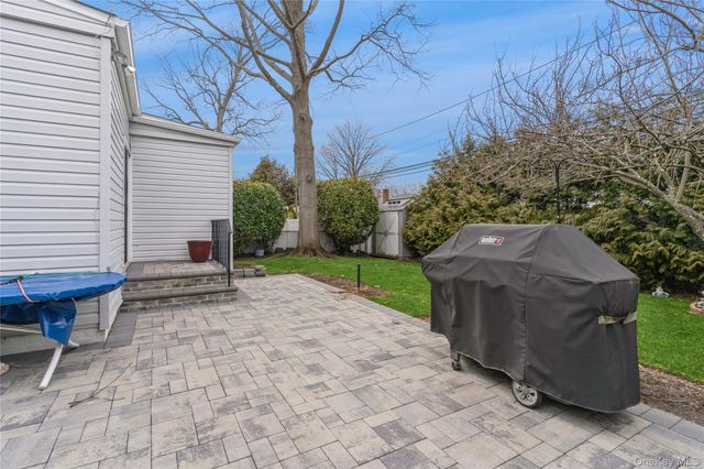 35 Roydon Drive N, North Merrick, NY 11566