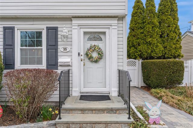 35 Roydon Drive N, North Merrick, NY 11566