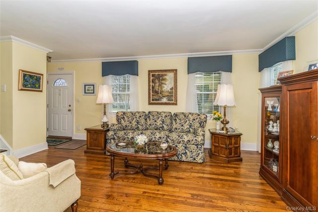 35 Roydon Drive N, North Merrick, NY 11566