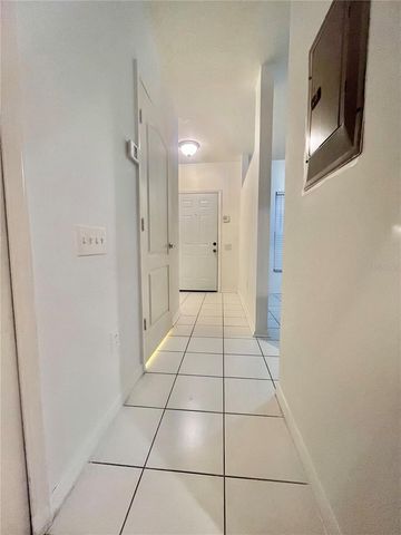 1211 KENNEWICK COURT, Wesley Chapel, FL 33543