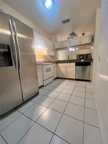 1211 KENNEWICK COURT, Wesley Chapel, FL 33543