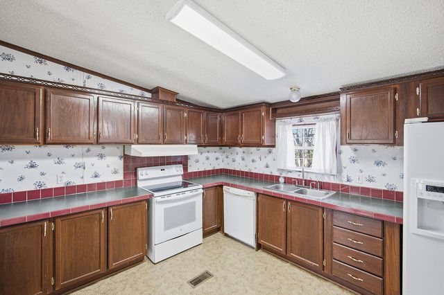 696 Wheat School Road, Salvisa, KY 40372