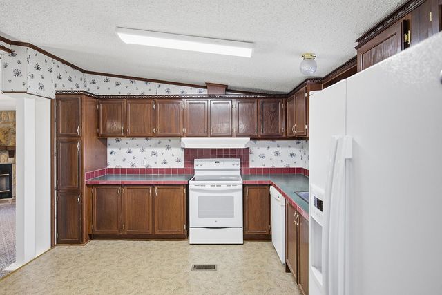 696 Wheat School Road, Salvisa, KY 40372