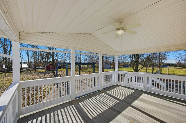 696 Wheat School Road, Salvisa, KY 40372