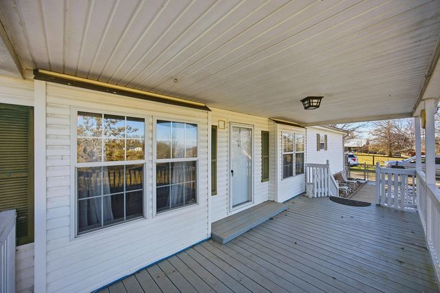 696 Wheat School Road, Salvisa, KY 40372