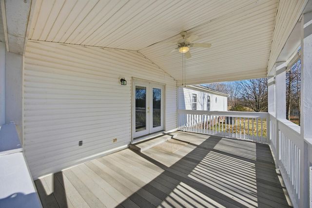 696 Wheat School Road, Salvisa, KY 40372