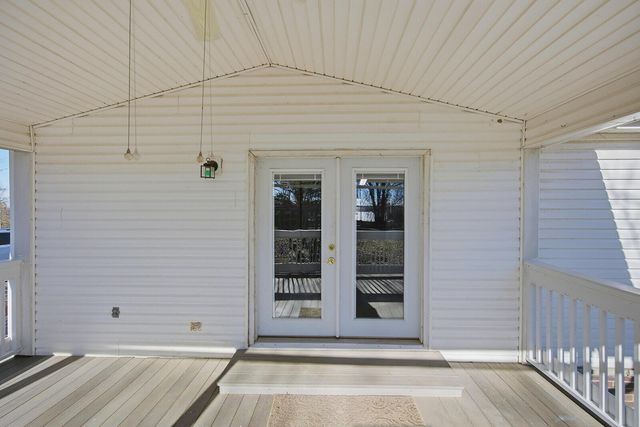 696 Wheat School Road, Salvisa, KY 40372