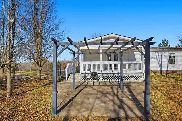 696 Wheat School Road, Salvisa, KY 40372