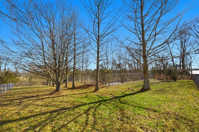 696 Wheat School Road, Salvisa, KY 40372