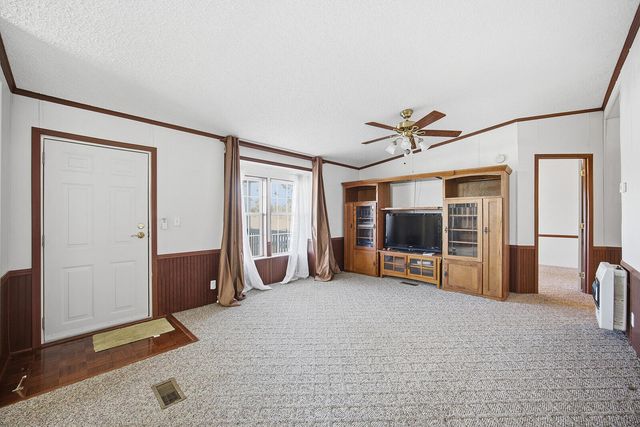 696 Wheat School Road, Salvisa, KY 40372