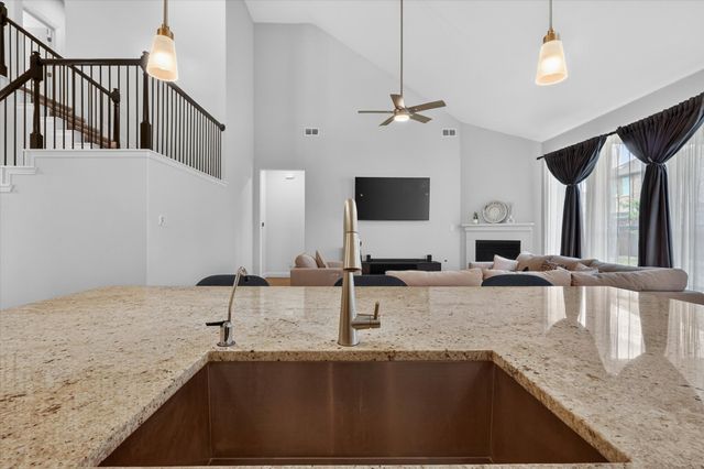 912 Brenda Drive, Mansfield, TX 76063