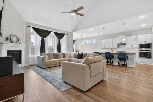 912 Brenda Drive, Mansfield, TX 76063