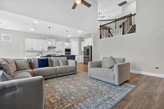 912 Brenda Drive, Mansfield, TX 76063