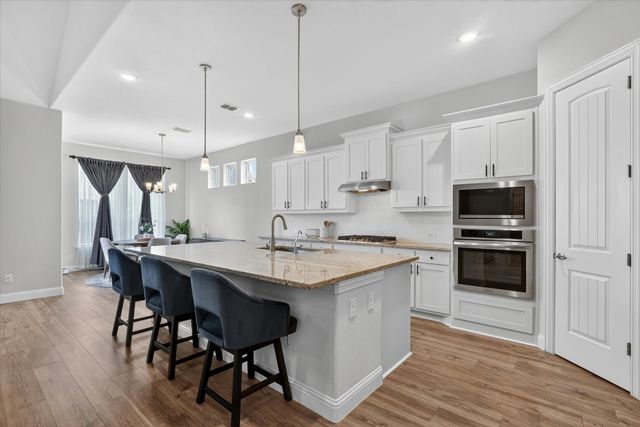 912 Brenda Drive, Mansfield, TX 76063