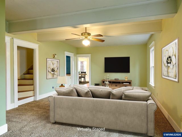 216 S James St, Silverton, OR 97381